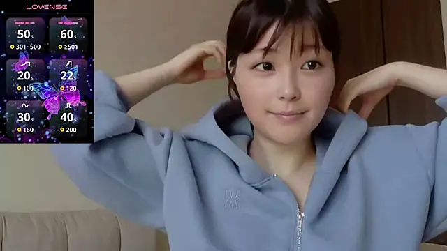 Snapshot of isshiki00 chatting on April 18, 2:03 am isshiki00 online show from April 18, 2:03 am