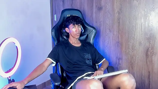 neitan miller  online show from April 15, 4:33 pm