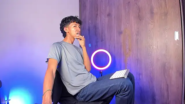 neitan miller  online show from February 26, 6:24 am