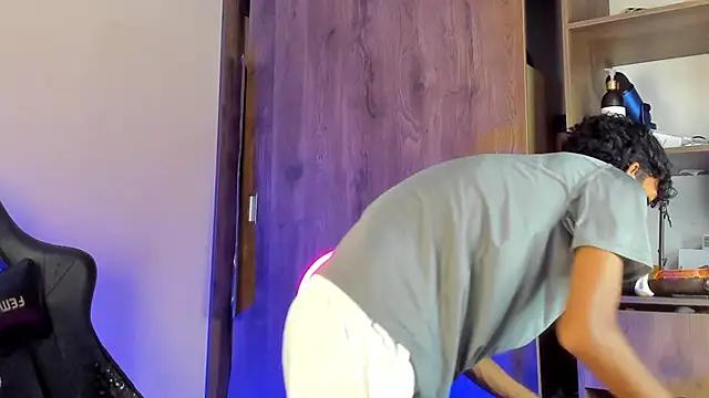 neitan miller  online show from March 18, 4:08 pm