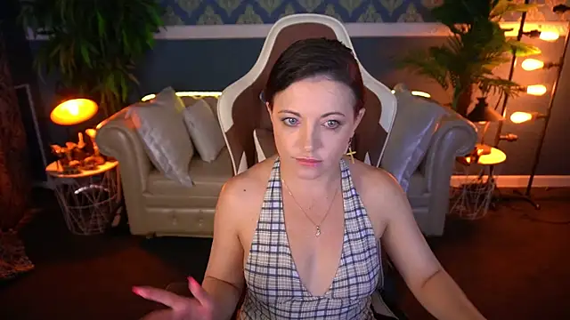 Snapshot of Dafni_Monn chatting on June 25, 6:07 am Dafni Monn online show from June 25, 6:07 am