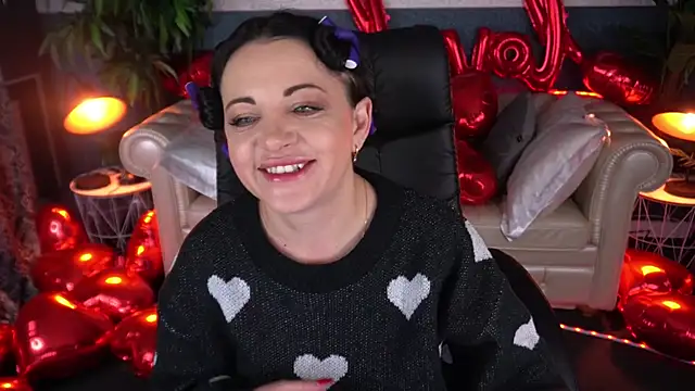 Dafni Monn online show from February 7, 6:43 am