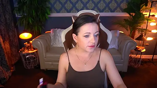 Snapshot of Dafni_Monn chatting on June 12, 3:37 am Dafni Monn online show from June 12, 3:37 am