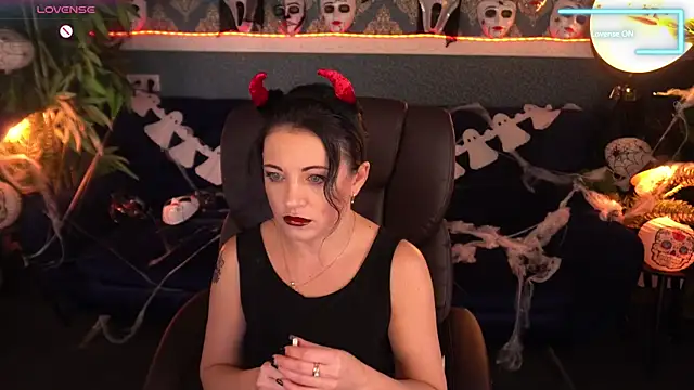 Snapshot of Dafni_Monn chatting on October 31, 6:54 am Dafni Monn online show from October 31, 6:54 am