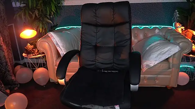 Dafni Monn online show from March 16, 6:50 am