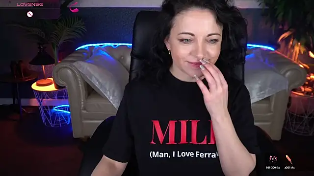 Dafni Monn online show from March 31, 5:42 am