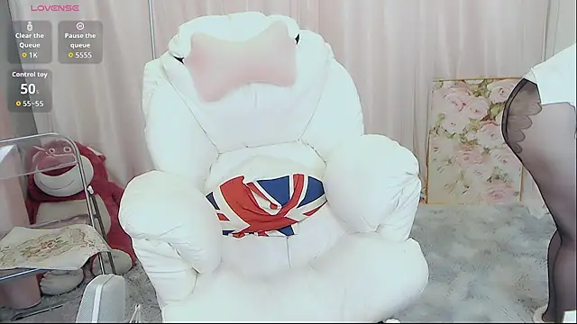 Luv Jan19 online show from January 12, 3:24 am