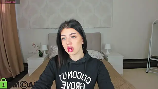 Karolina Kar online show from February 4, 7:47 am