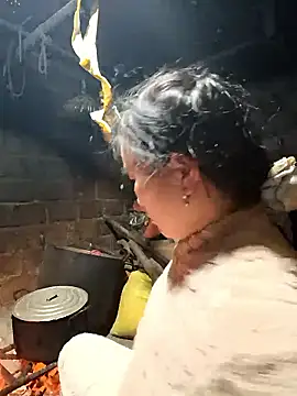 yu--yo online show from January 8, 12:05 am