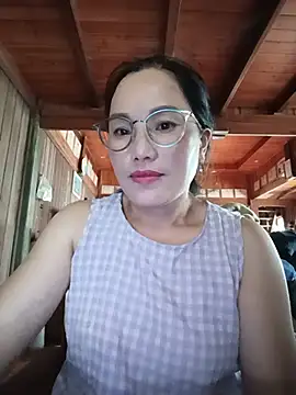Snapshot of yu--yo chatting on July 9, 5:41 am yu--yo online show from July 9, 5:41 am