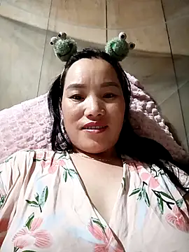 yu--yo online show from February 15, 9:47 pm