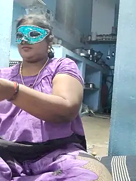 Snapshot of divyasree1431 chatting on February 21, 5:15 pm divyasree1431 online show from February 21, 5:15 pm