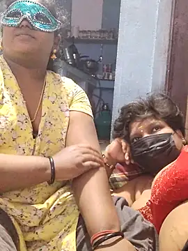 Snapshot of divyasree1431 chatting on February 25, 5:35 pm divyasree1431 online show from February 25, 5:35 pm