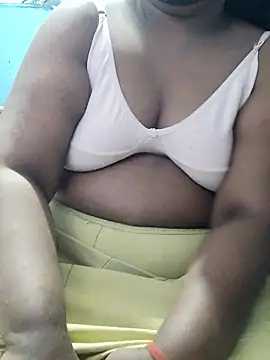 Snapshot of divyasree1431 chatting on January 18, 6:50 am divyasree1431 online show from January 18, 6:50 am