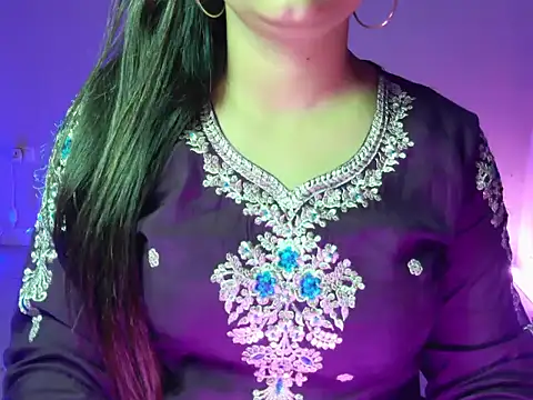 Snapshot of CutieVibe01 chatting on February 19, 6:16 pm CutieVibe01 online show from February 19, 6:16 pm