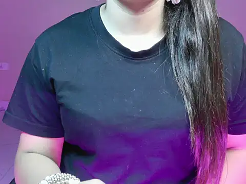 Snapshot of CutieVibe01 chatting on February 4, 6:14 pm CutieVibe01 online show from February 4, 6:14 pm