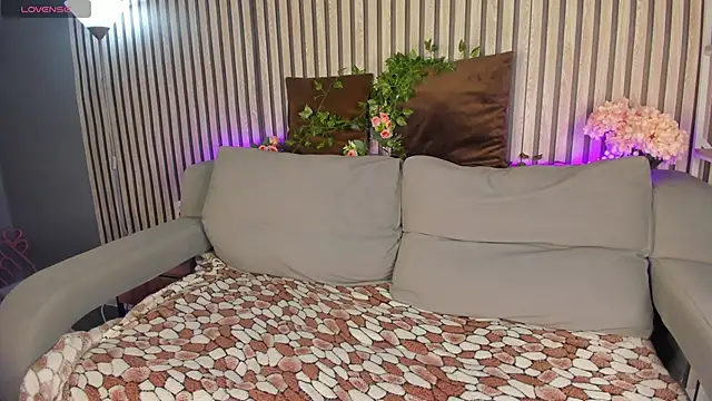 Sally Ange1 online show from May 21, 1:25 am