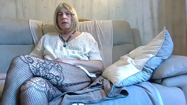 Helinetrav online show from March 20, 7:31 am