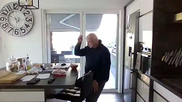 Helinetrav online show from February 25, 8:58 am