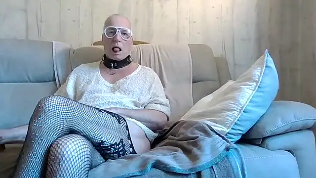 Helinetrav online show from March 25, 8:57 am