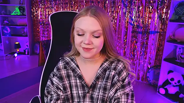 ChloeWhite online show from February 22, 2:19 pm