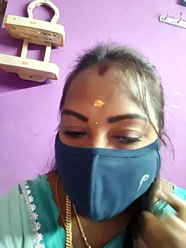 Snapshot of Tamil_Hot_Priya chatting on January 12, 7:04 am Tamil Hot Priya online show from January 12, 7:04 am