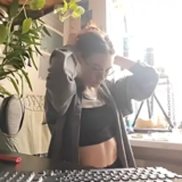 Snapshot of Shy_Bamby chatting on February 10, 10:58 am Shy Bamby online show from February 10, 10:58 am