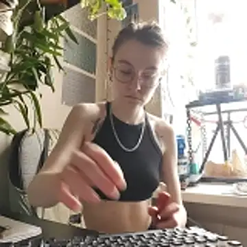 Snapshot of Shy_Bamby chatting on February 19, 12:24 pm Shy Bamby online show from February 19, 12:24 pm