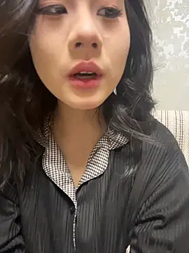 Snapshot of Uli_a chatting on January 8, 5:52 pm Uli a online show from January 8, 5:52 pm