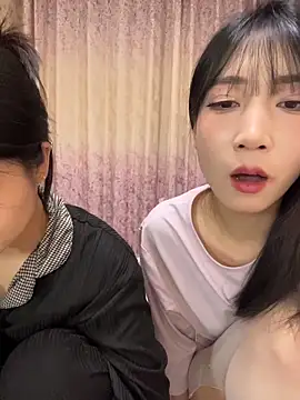 Snapshot of Uli_a chatting on February 6, 6:48 pm Uli a online show from February 6, 6:48 pm