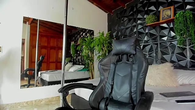 elliot colton online show from April 5, 7:20 pm