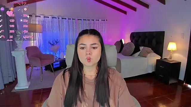 taylor smiith1 online show from May 9, 11:35 am