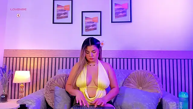 taylor smiith1 online show from February 21, 12:18 pm