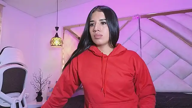 zoevg online show from April 8, 12:06 pm