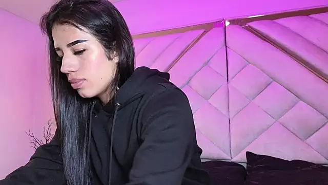 zoevg online show from March 27, 12:50 pm