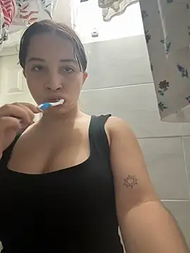 Snapshot of AliciaWhite_nt chatting on June 13, 8:40 pm AliciaWhite nt online show from June 13, 8:40 pm