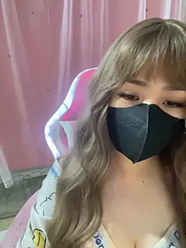 -Violet-t online show from April 27, 1:53 pm
