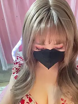 -Violet-t online show from April 12, 1:03 pm