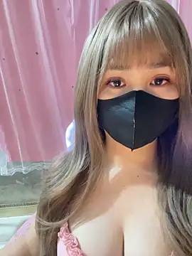 -Violet-t online show from April 18, 1:35 pm