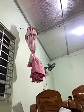 -Violet-t online show from February 19, 2:25 pm