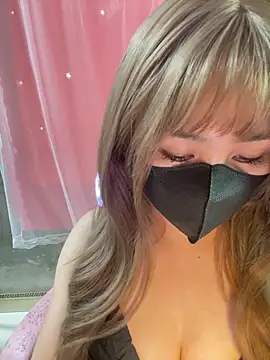 -Violet-t online show from April 3, 7:37 am