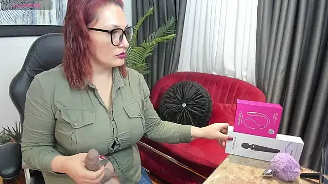 VictoriaPaker online show from February 27, 12:05 pm