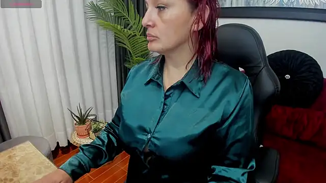Snapshot of VictoriaPaker chatting on April 18, 10:50 am VictoriaPaker online show from April 18, 10:50 am