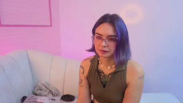 Snapshot of zarcasutra_t chatting on June 18, 2:11 pm zarcasutra t online show from June 18, 2:11 pm