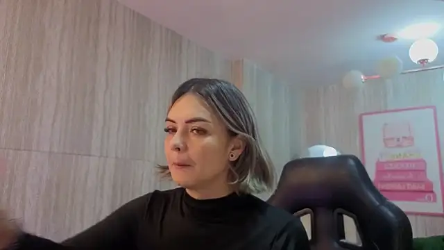 Snapshot of zarcasutra_t chatting on May 30, 12:00 pm zarcasutra t online show from May 30, 12:00 pm