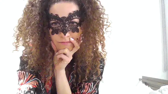 ZaraFoxxxx online show from February 13, 11:49 pm