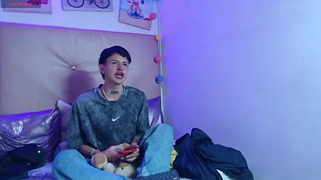 iam  lukas   online show from January 7, 5:07 pm