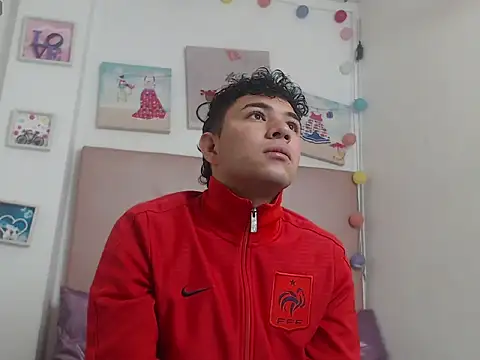 iam  lukas   online show from January 12, 2:02 pm