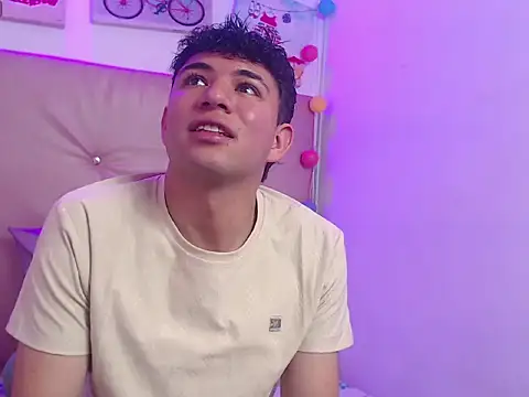 iam  lukas   online show from January 11, 3:19 pm