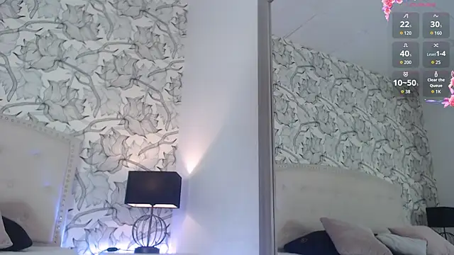 Snapshot of Venusandrea29 chatting on April 28, 12:09 pm Venusandrea29 online show from April 28, 12:09 pm
